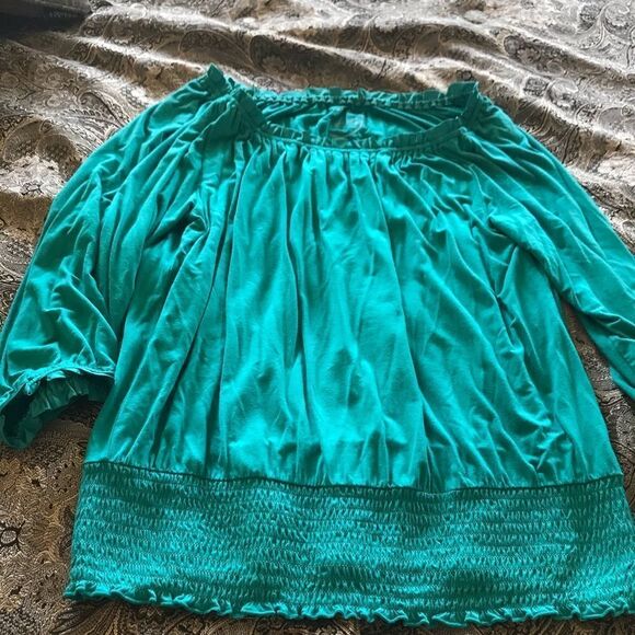 Inc size XL green top new without tags - Picture 3 of 3
